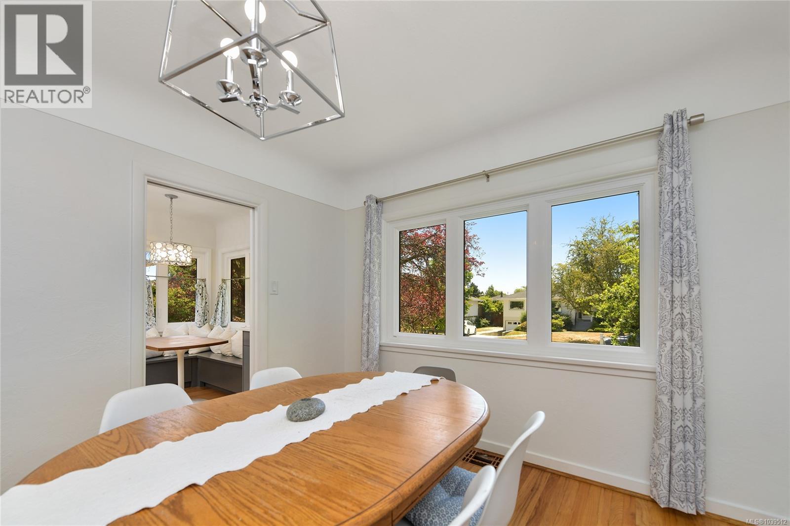2134 Neil St - 15