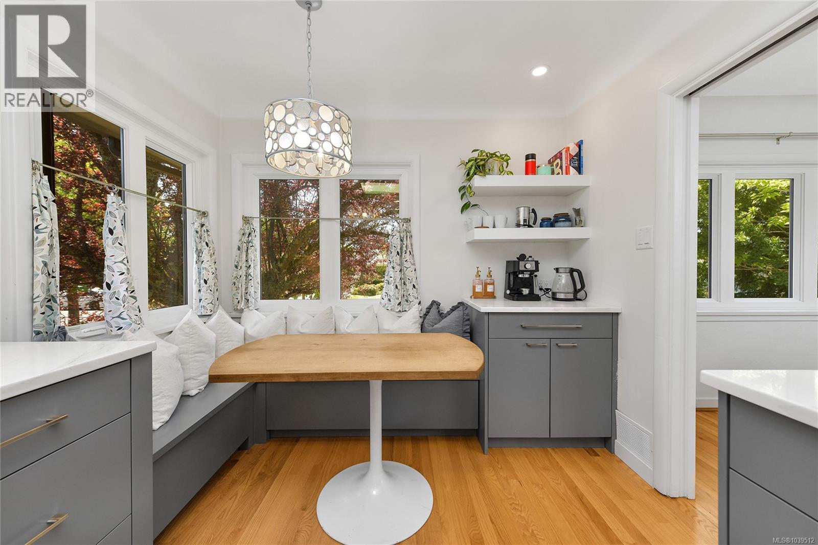2134 Neil St - 13
