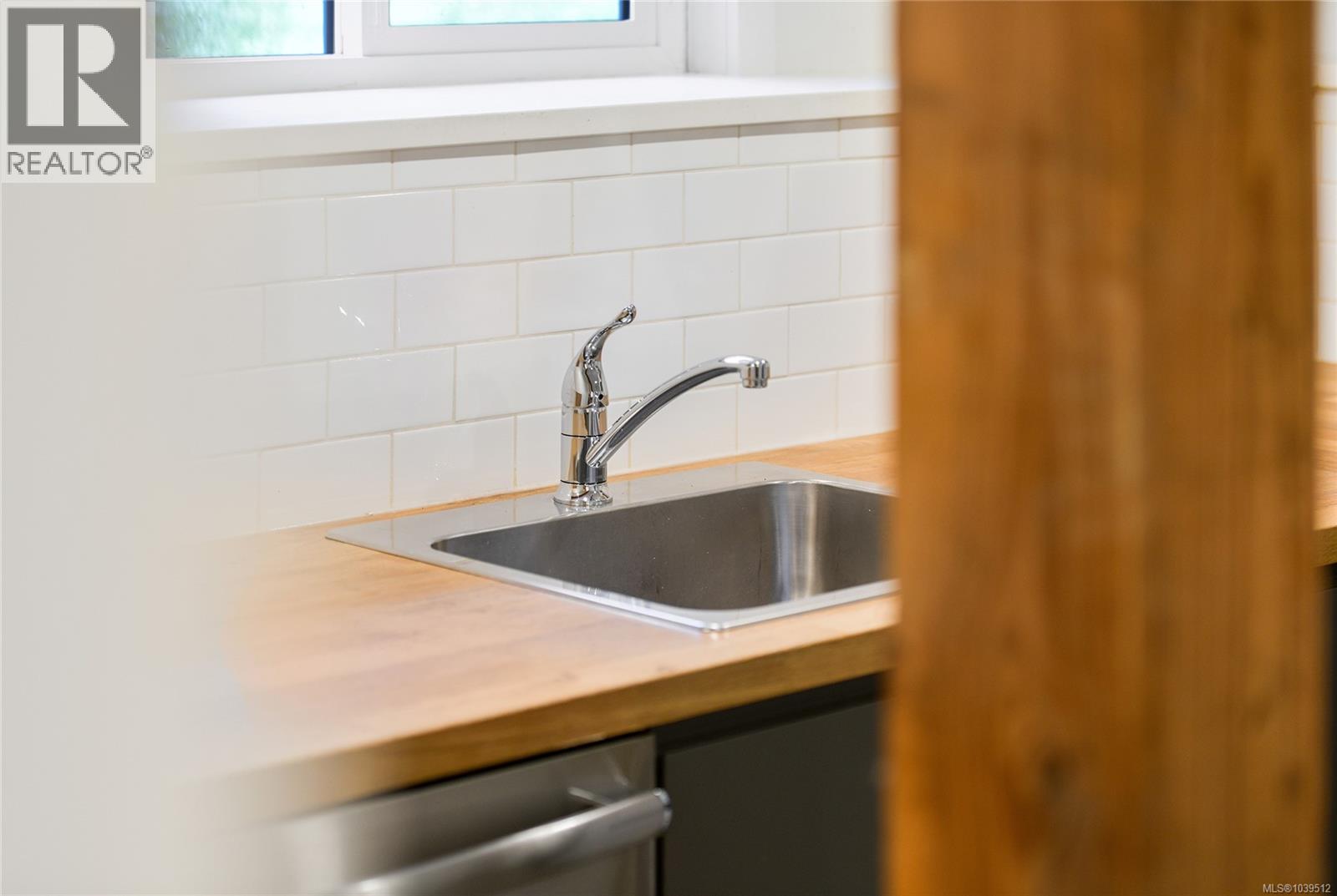 2134 Neil St - 38