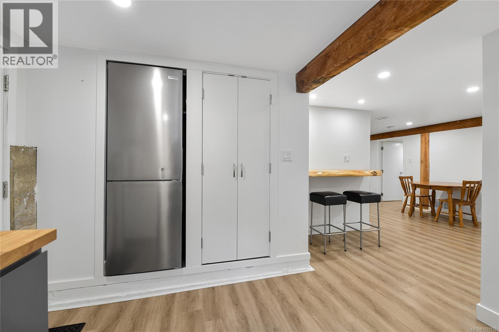 2134 Neil St - 39