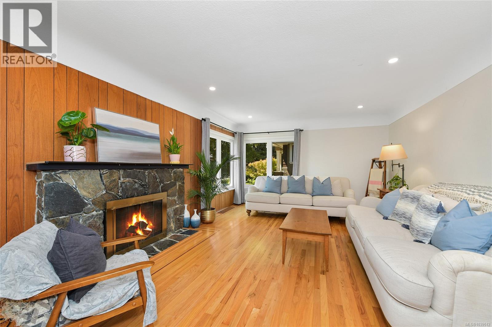 2134 Neil St - 17