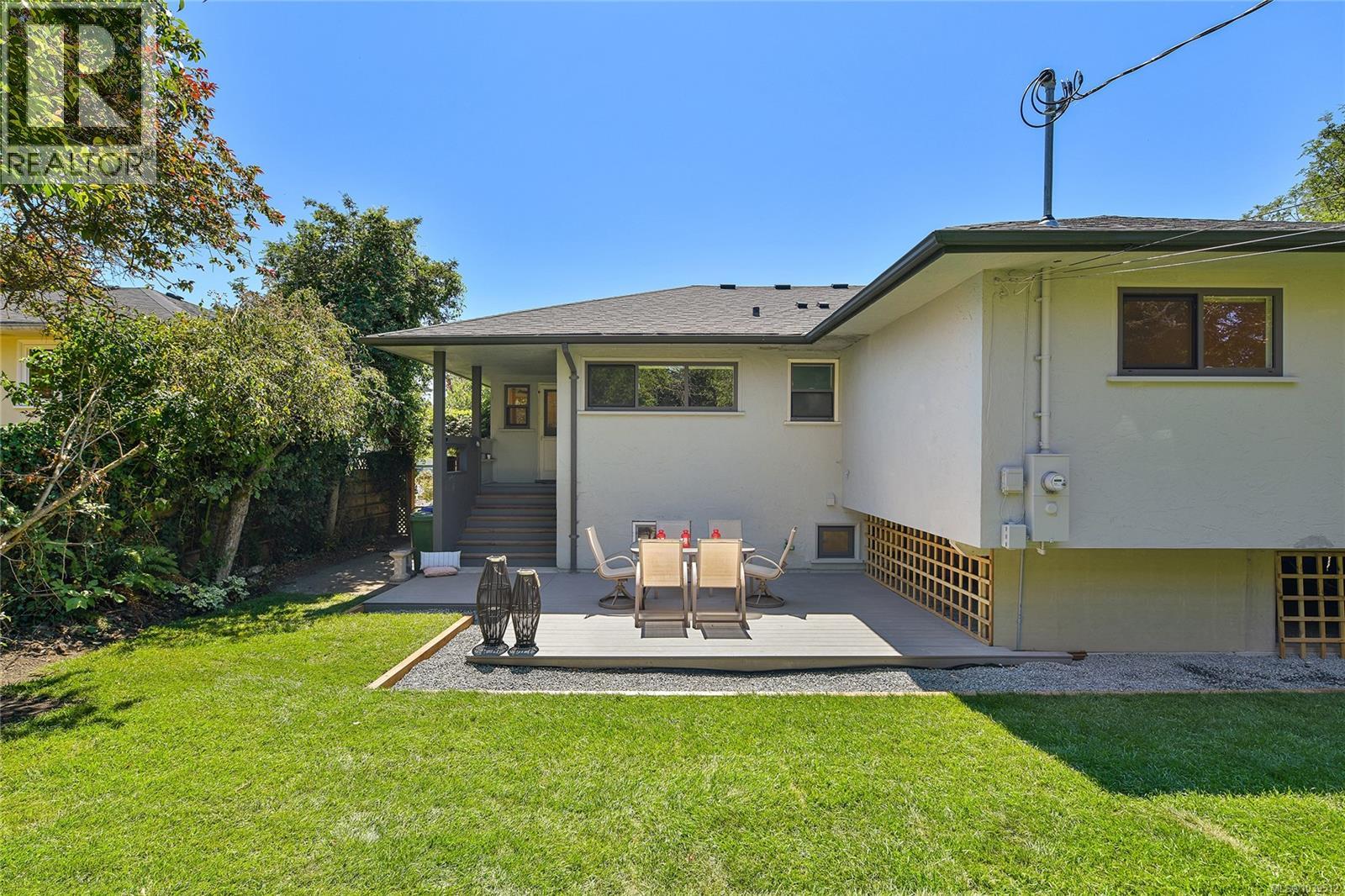 2134 Neil St - 30