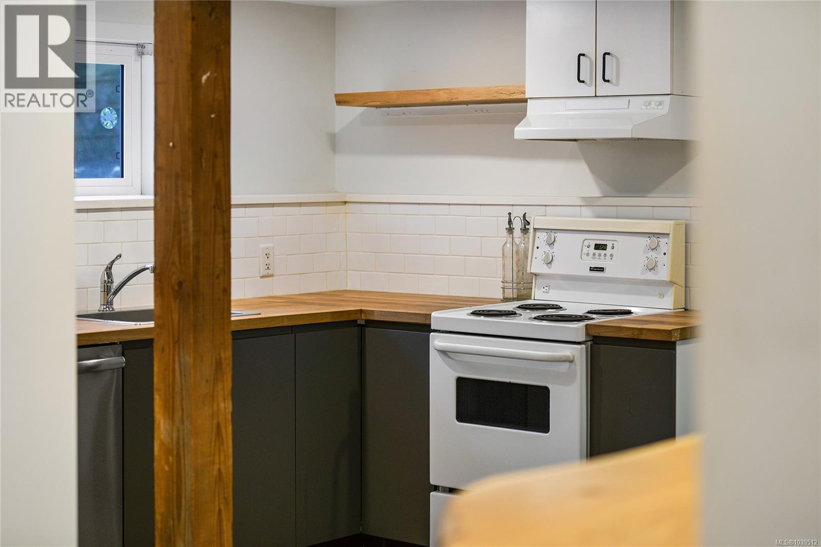2134 Neil St - 36
