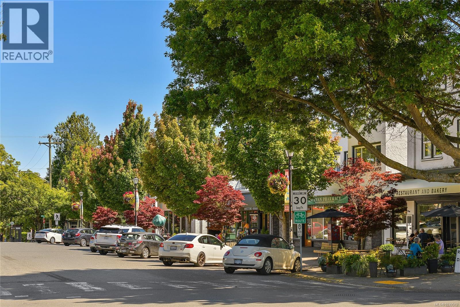 2134 Neil St - 51