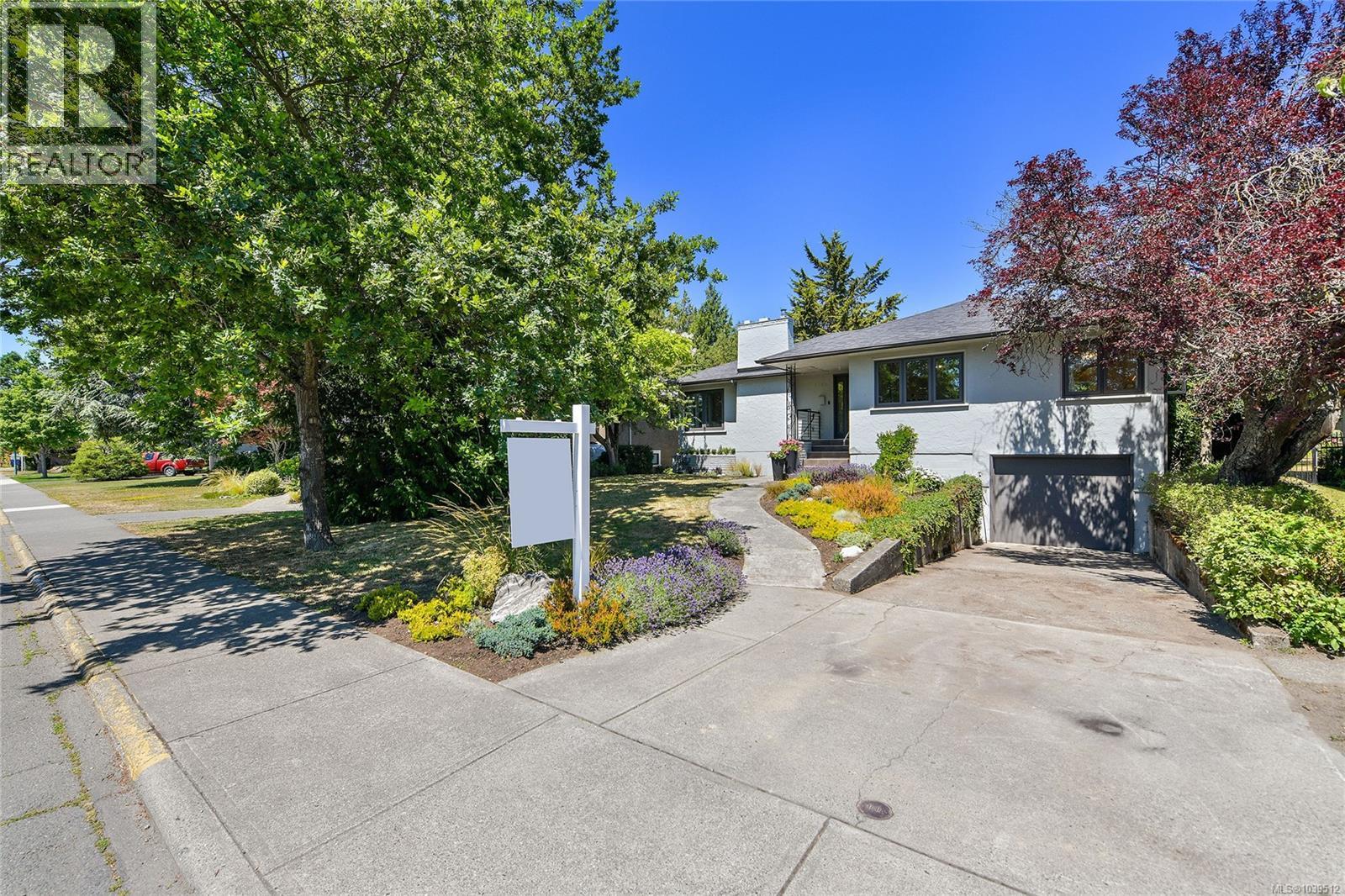 2134 Neil St - 48