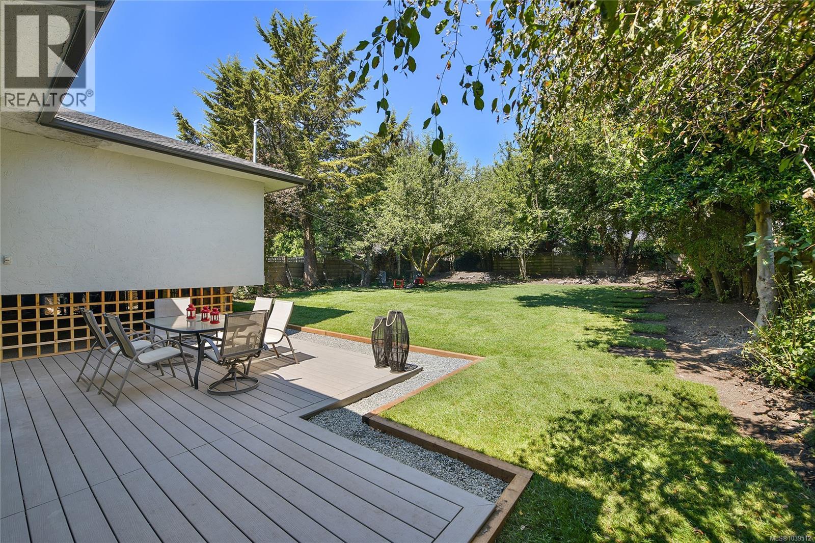 2134 Neil St - 31