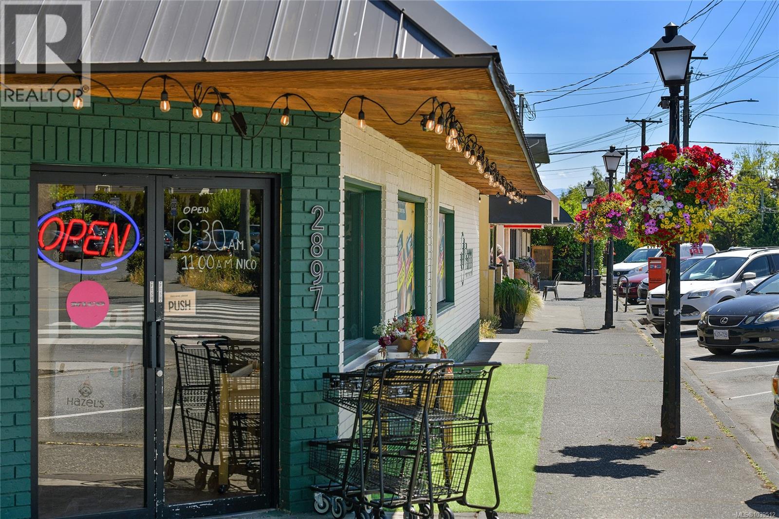 2134 Neil St - 52