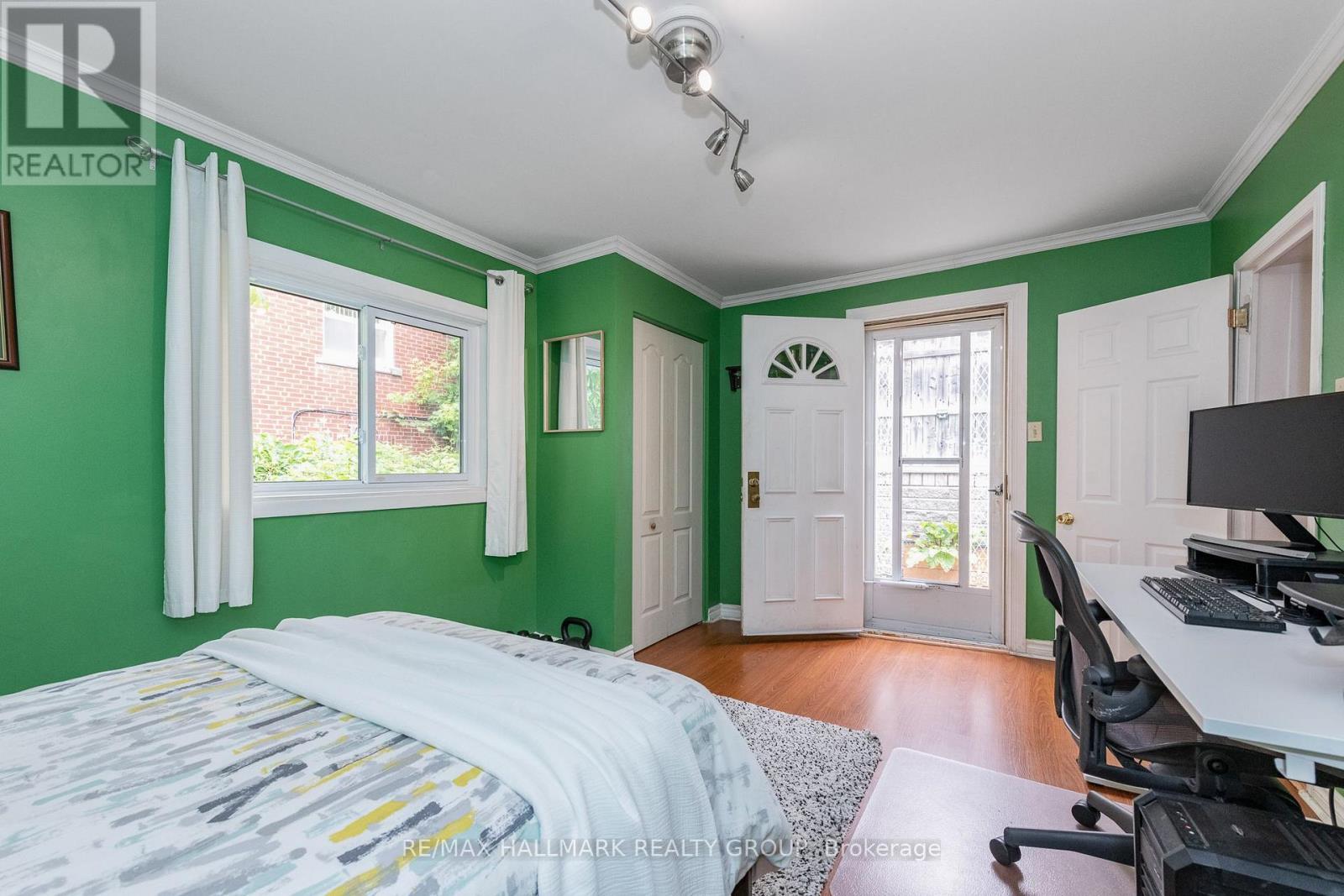 53 LOUISA STREET - 19
