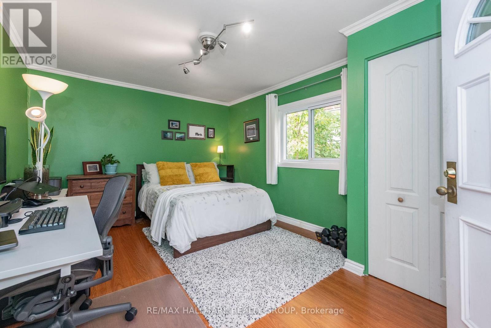 53 LOUISA STREET - 21