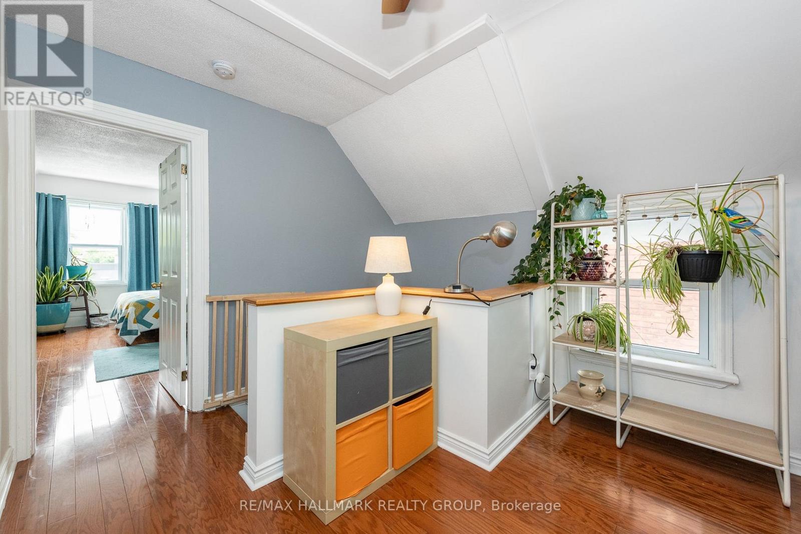 53 LOUISA STREET - 23
