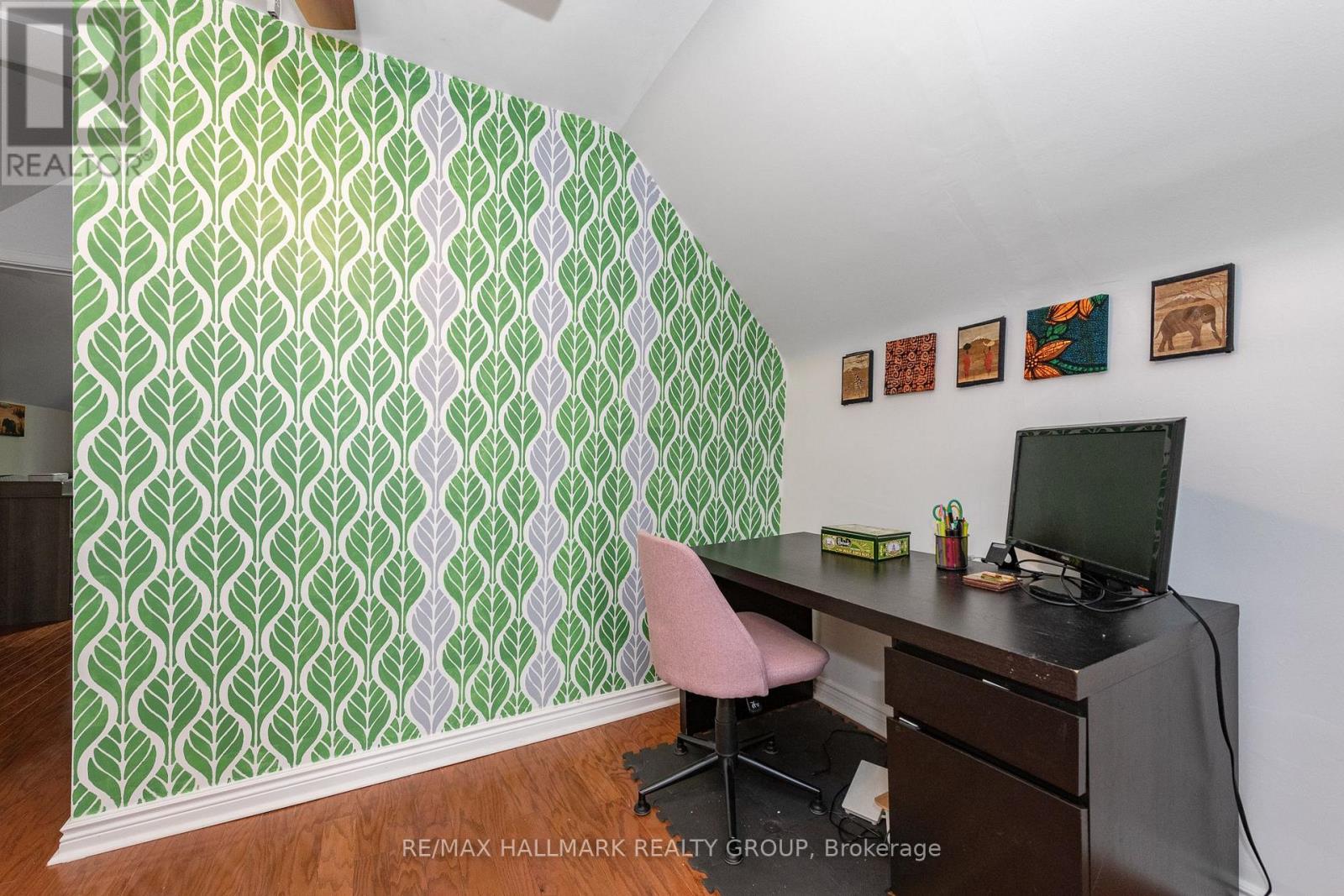53 LOUISA STREET - 25