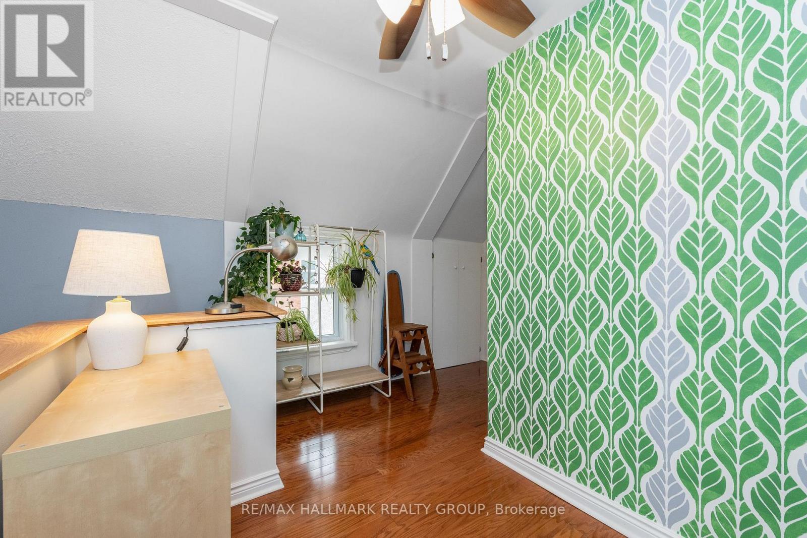 53 LOUISA STREET - 27