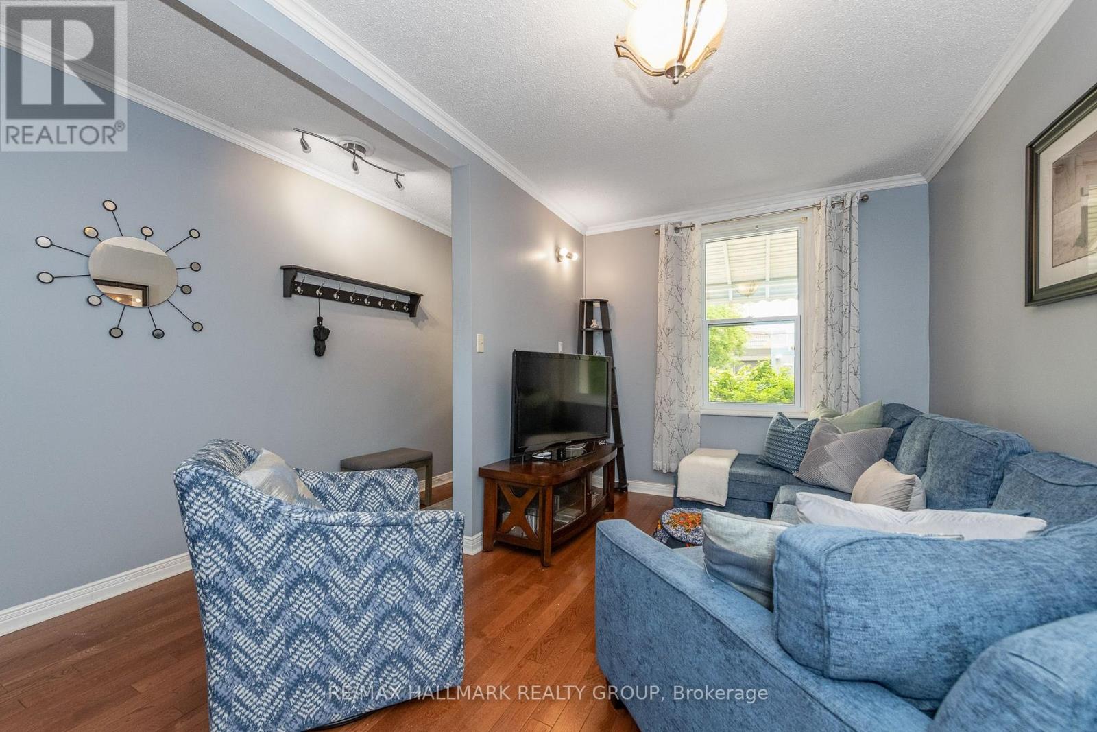53 LOUISA STREET - 6