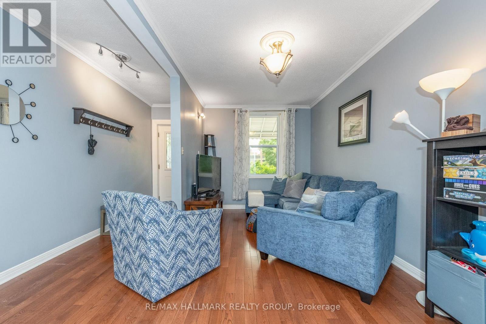 53 LOUISA STREET - 9