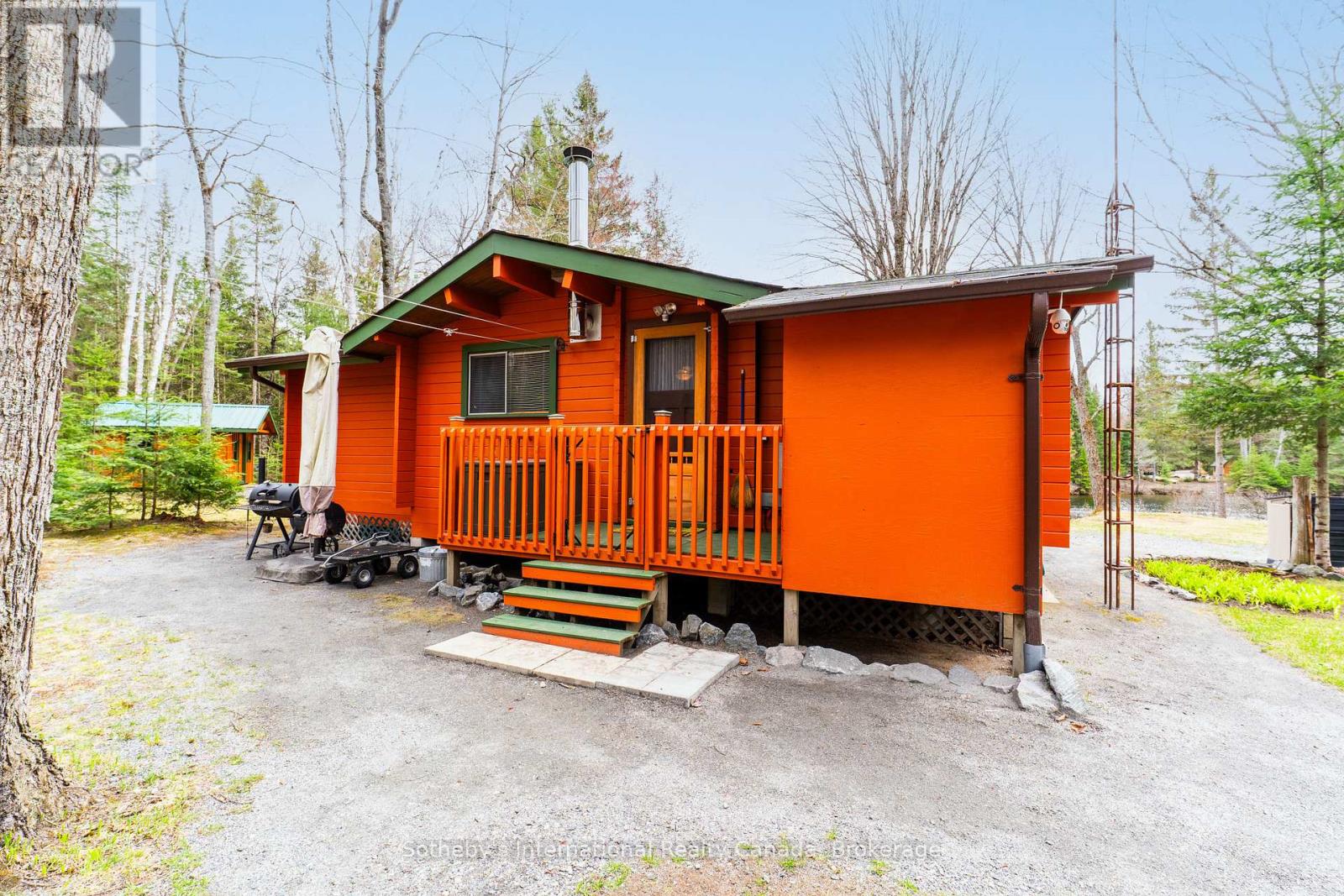 1041 CROCKFORD LANE S - 32