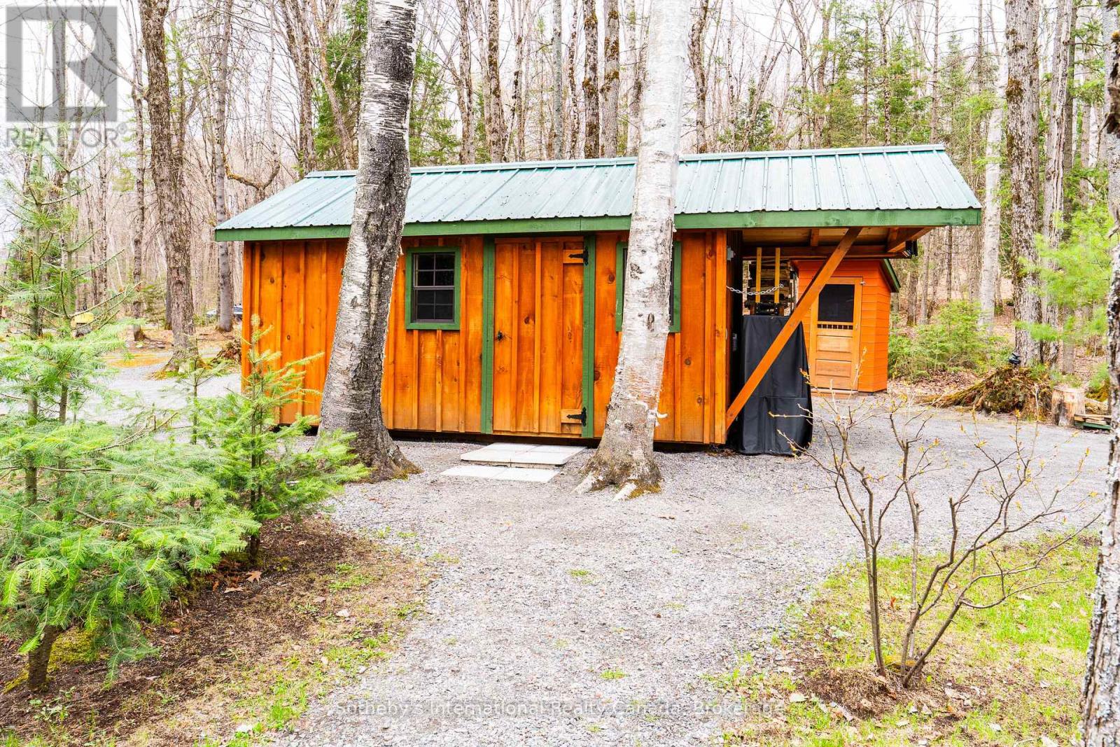 1041 CROCKFORD LANE S - 31