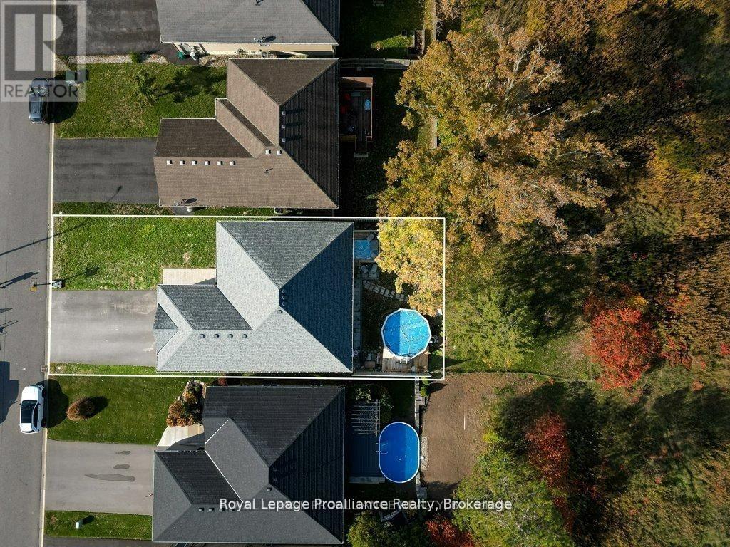 50 STONEGATE CRESCENT - 43