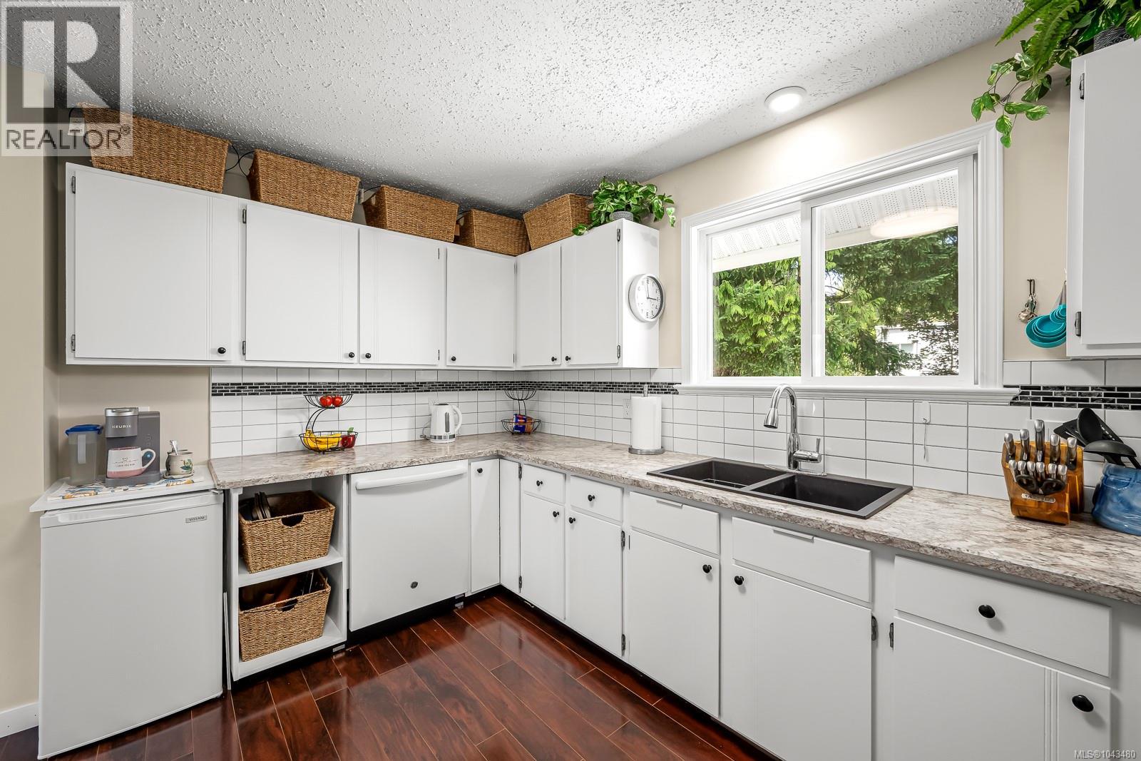 58 Mitchell Rd - 4