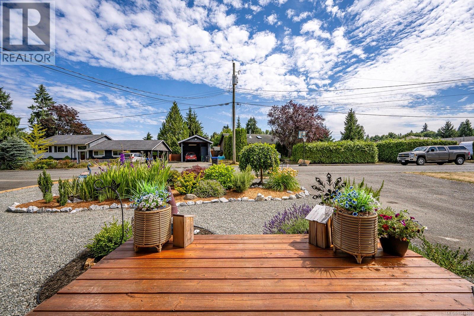 58 Mitchell Rd - 65