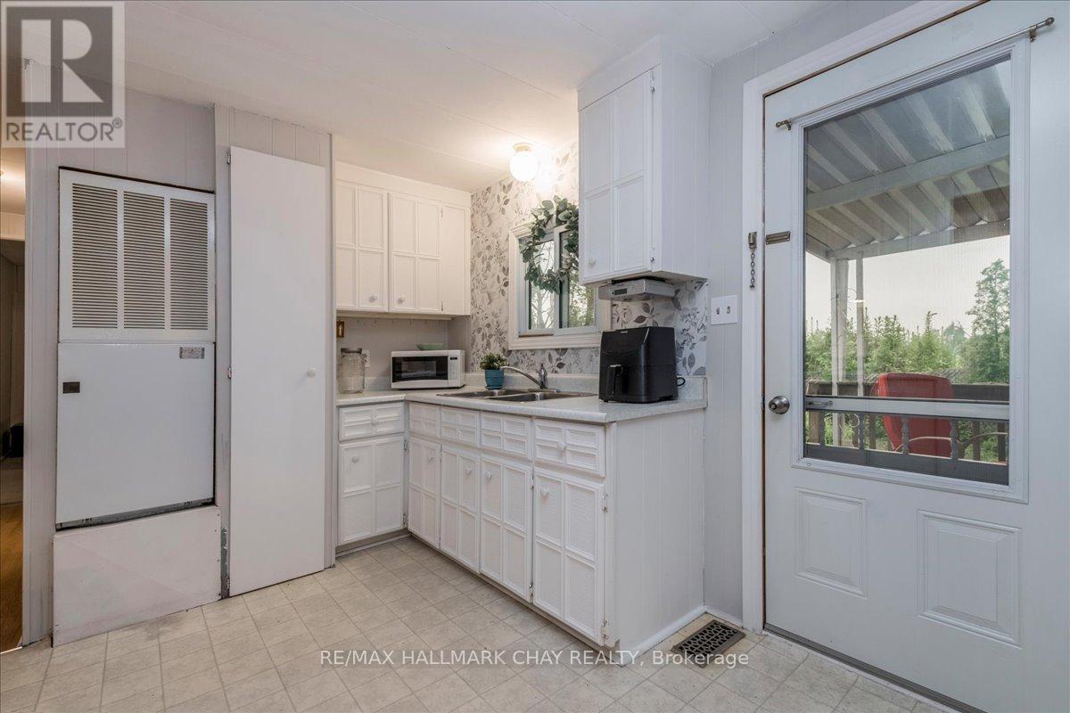 28 FLORA COURT - Image 8