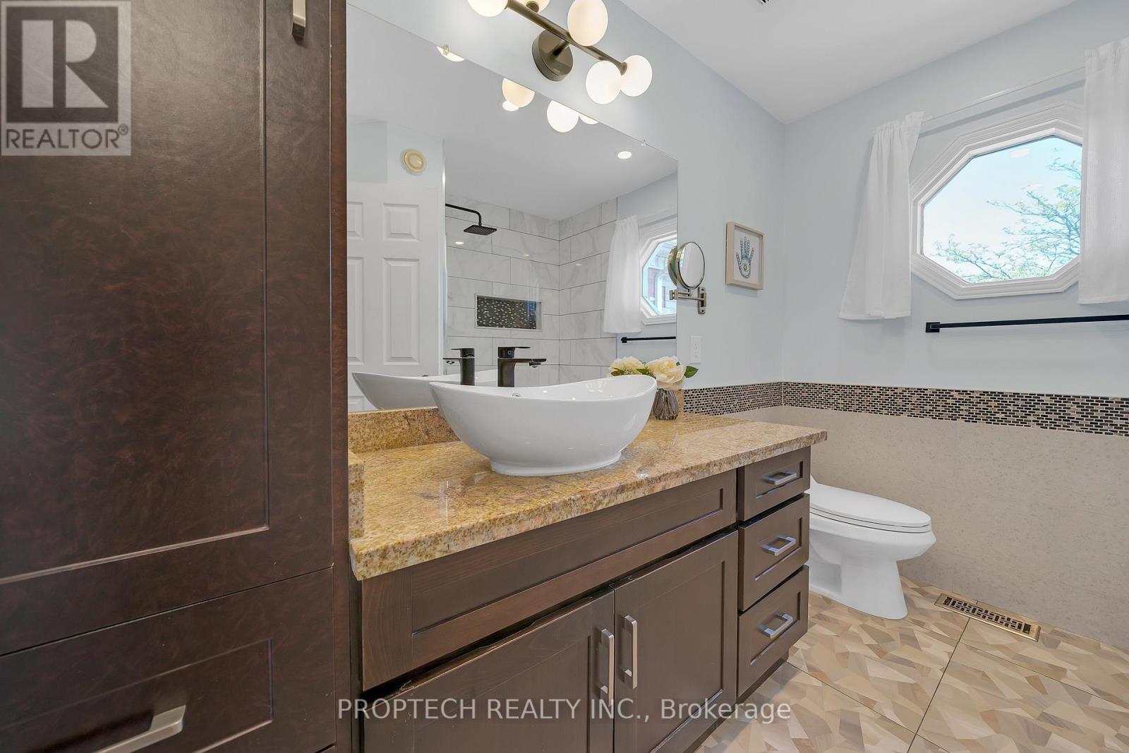 111 PADDOCK LANE - 31