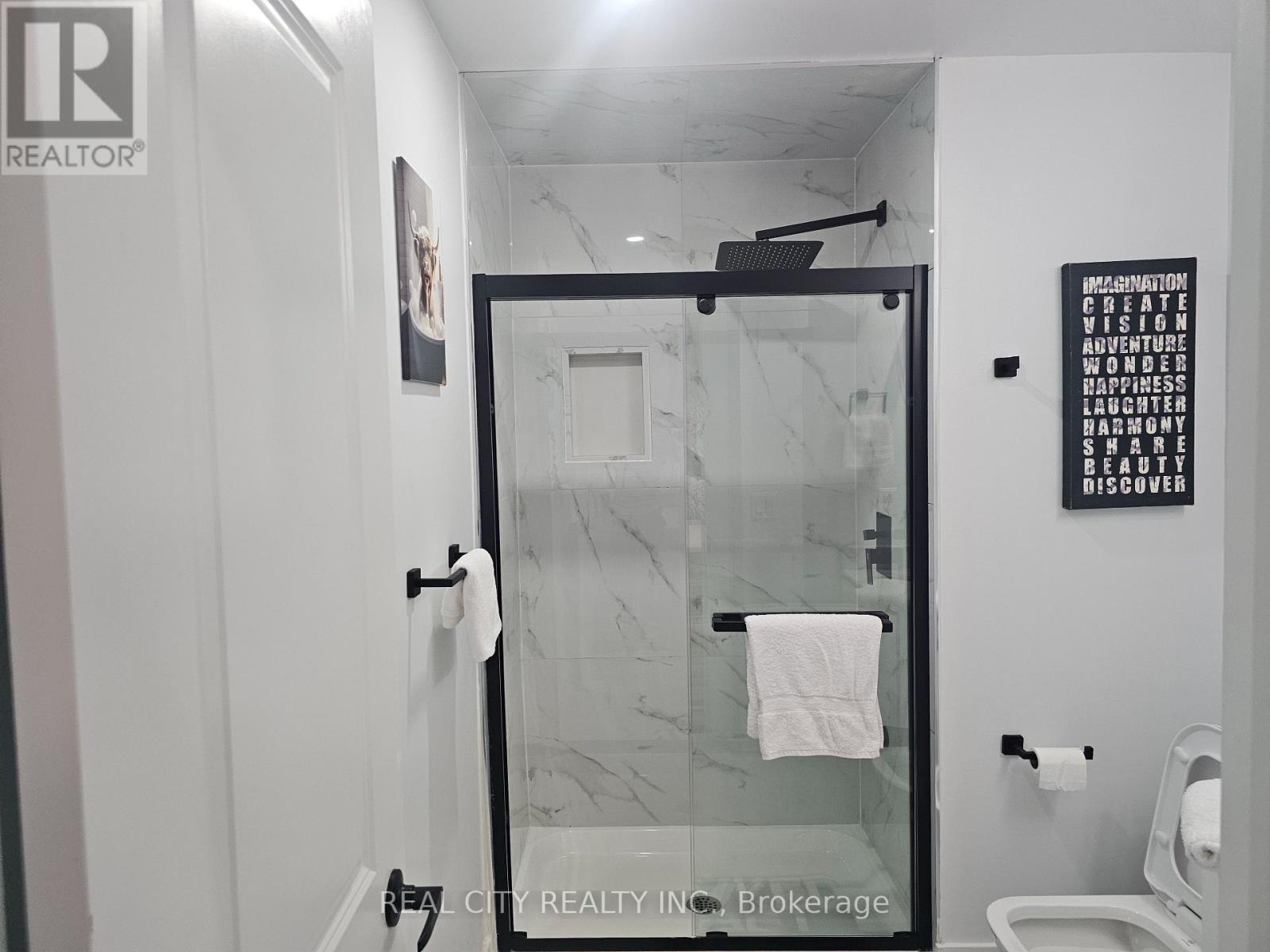 135 FAROOQ BOULEVARD - 12