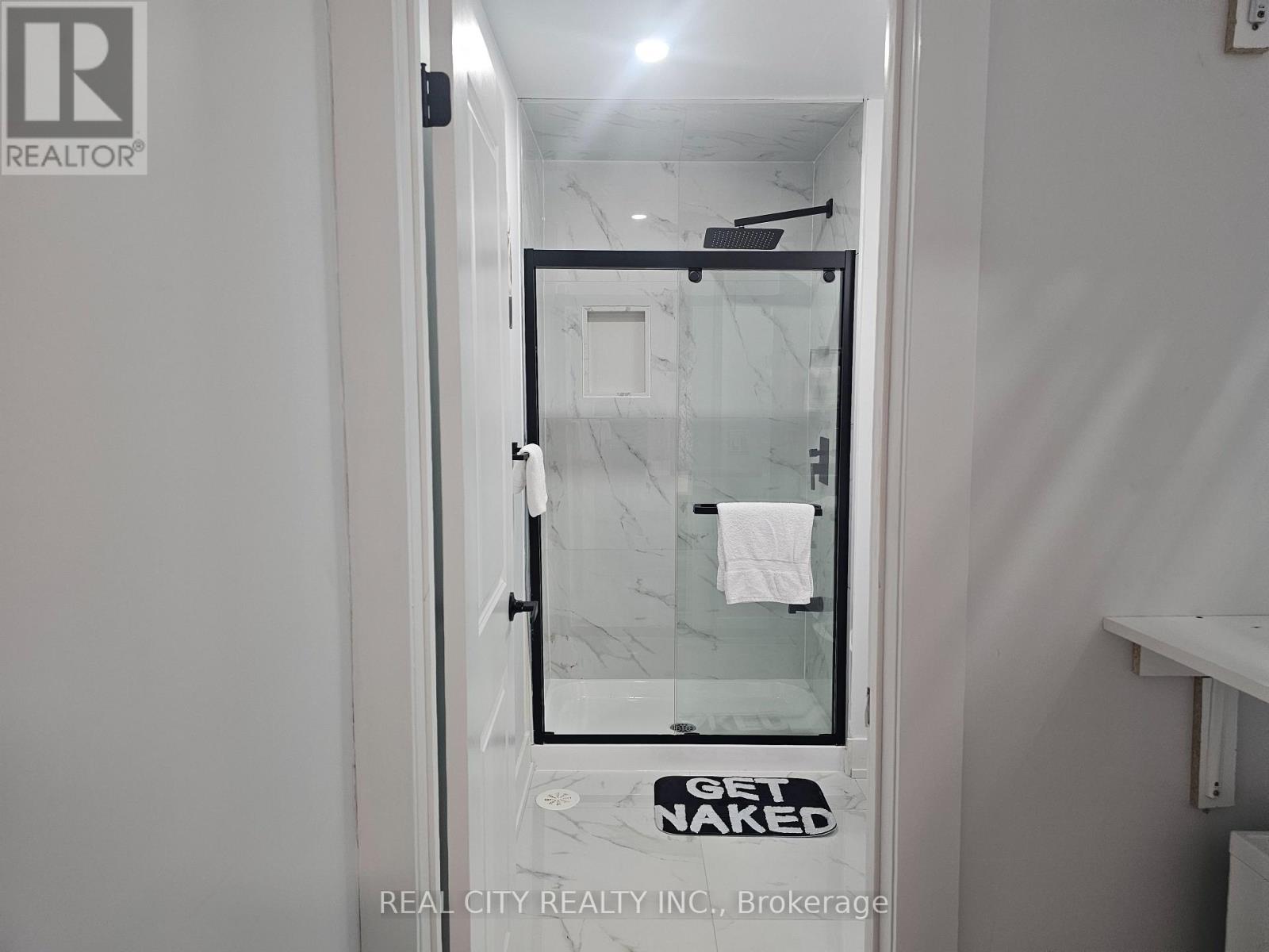 135 FAROOQ BOULEVARD - 14