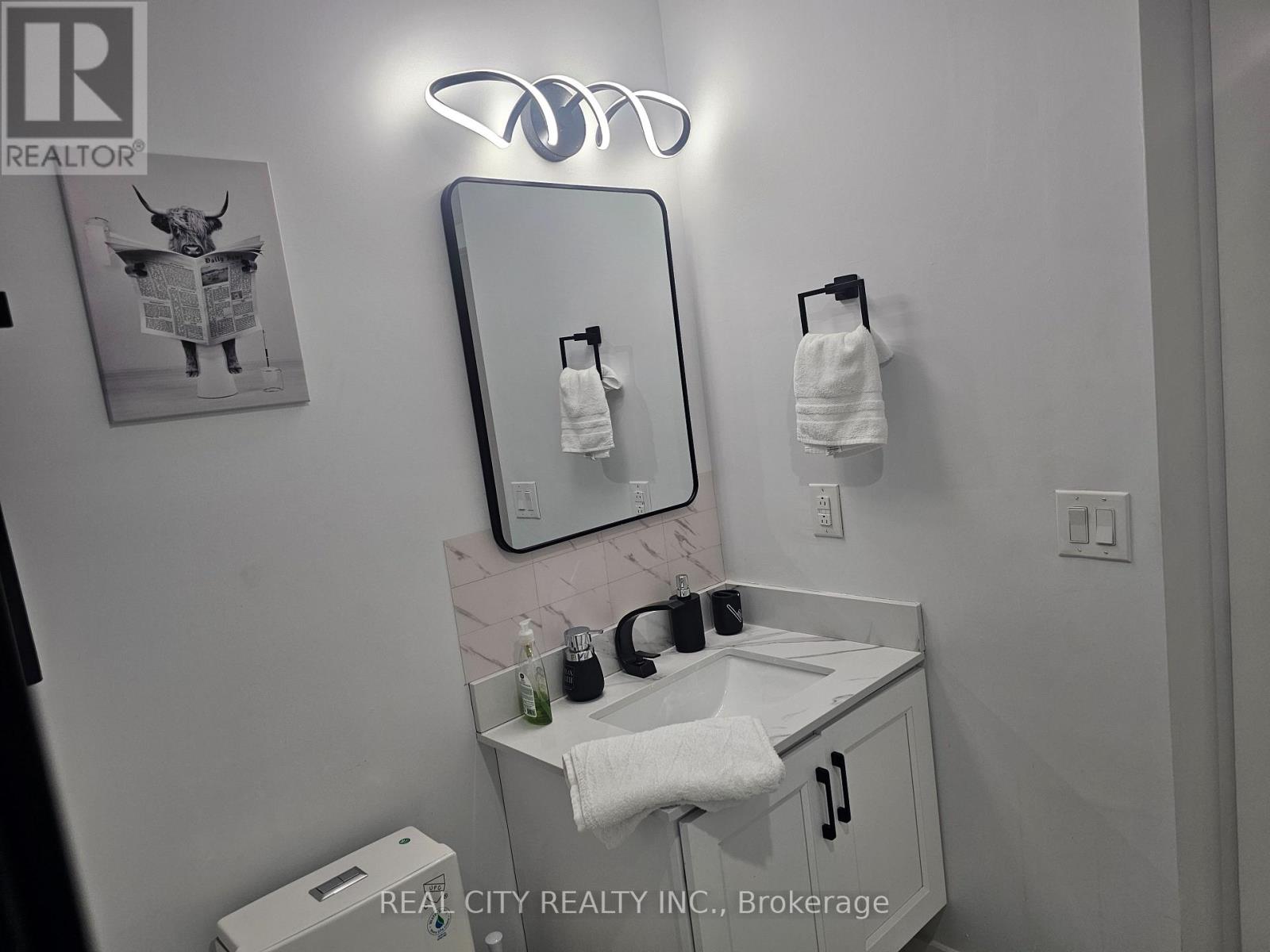 135 FAROOQ BOULEVARD - 16