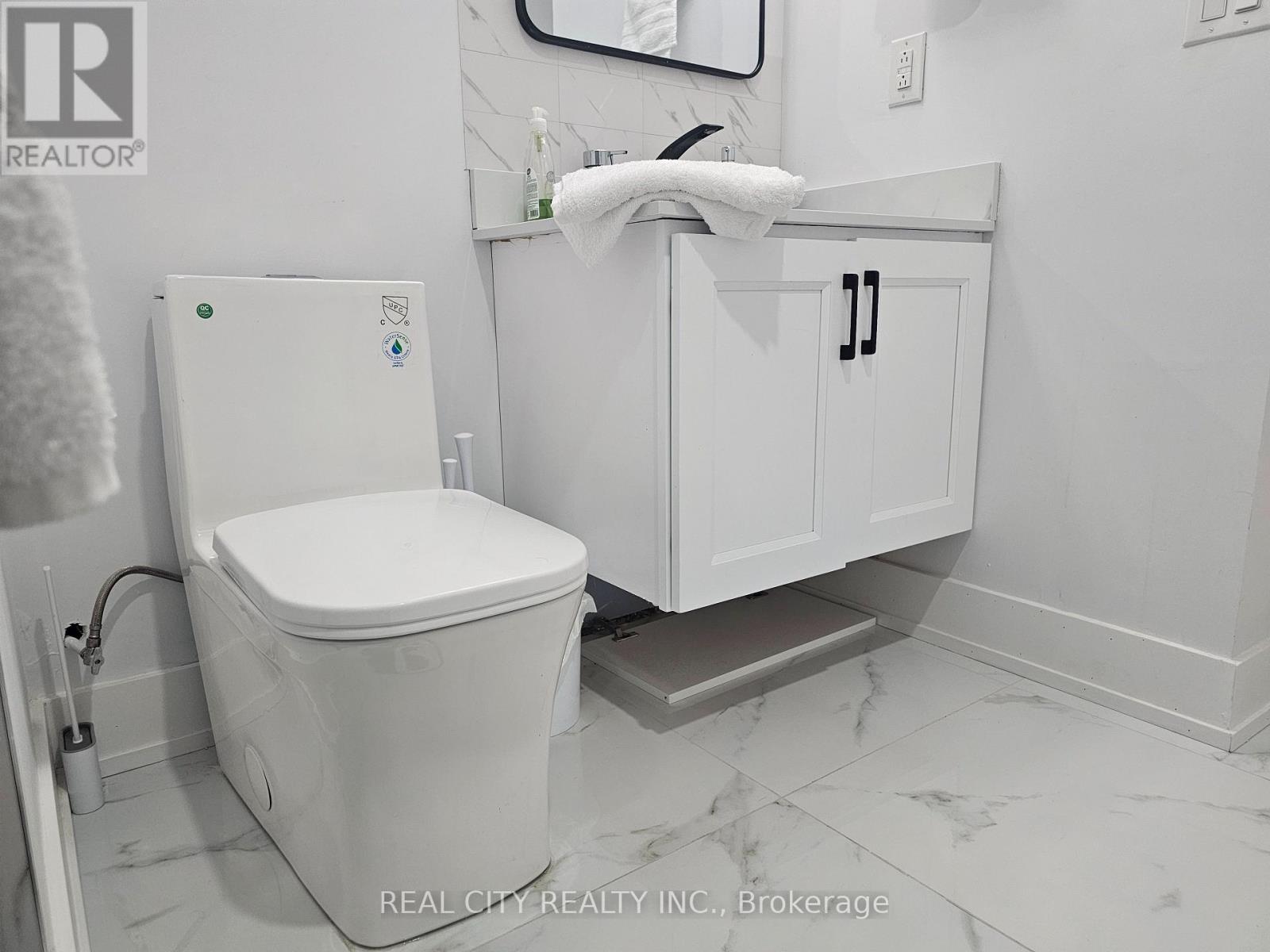 135 FAROOQ BOULEVARD - 17