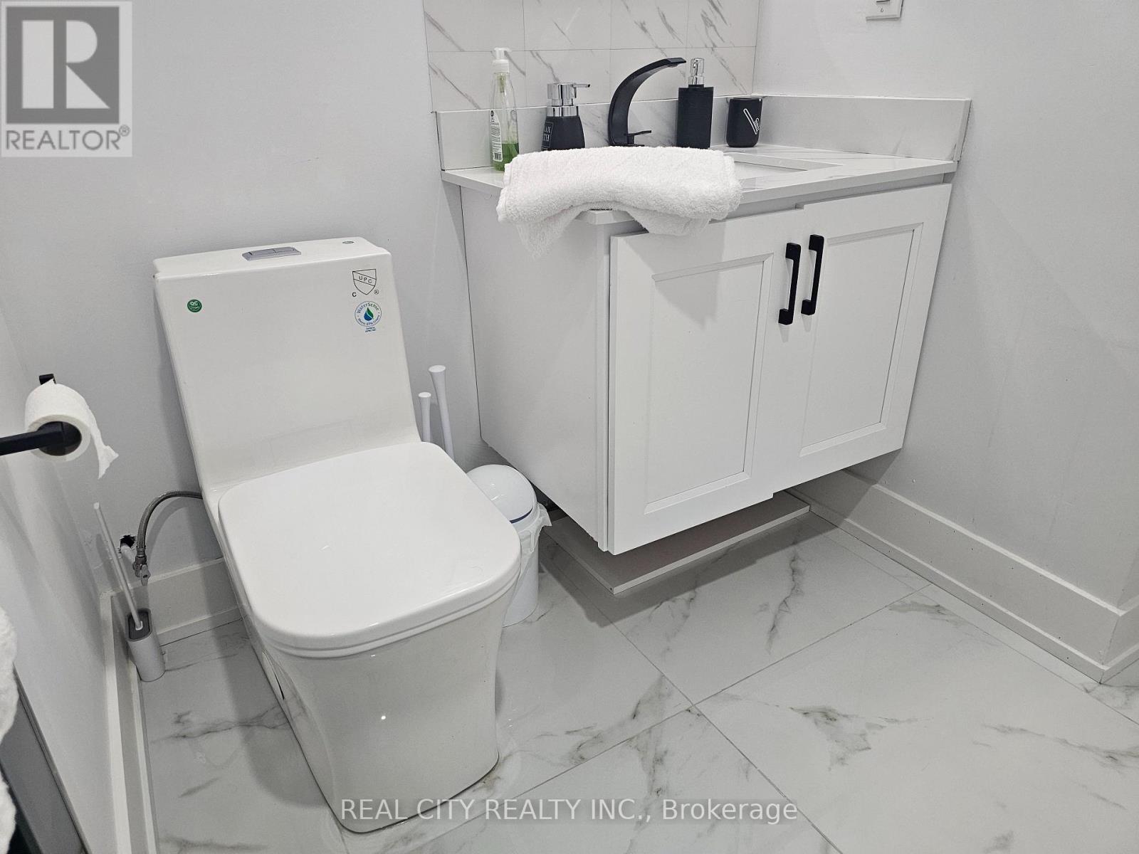 135 FAROOQ BOULEVARD - 19