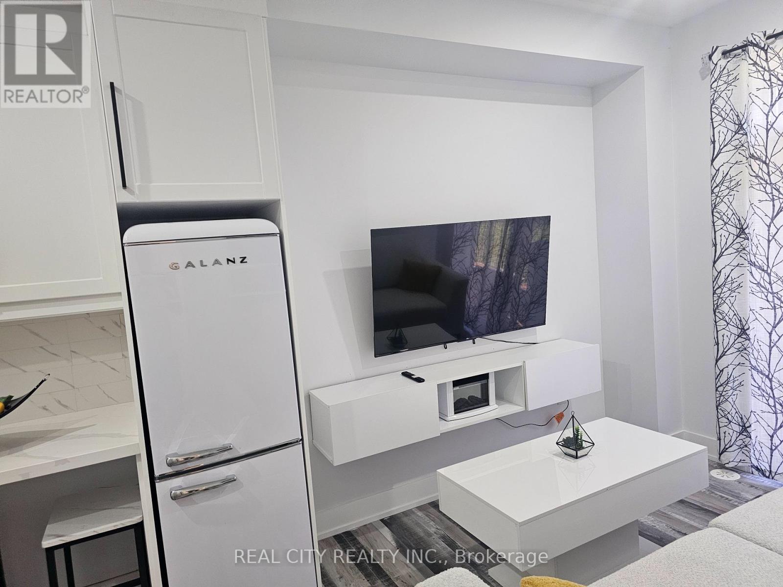 135 FAROOQ BOULEVARD - 4
