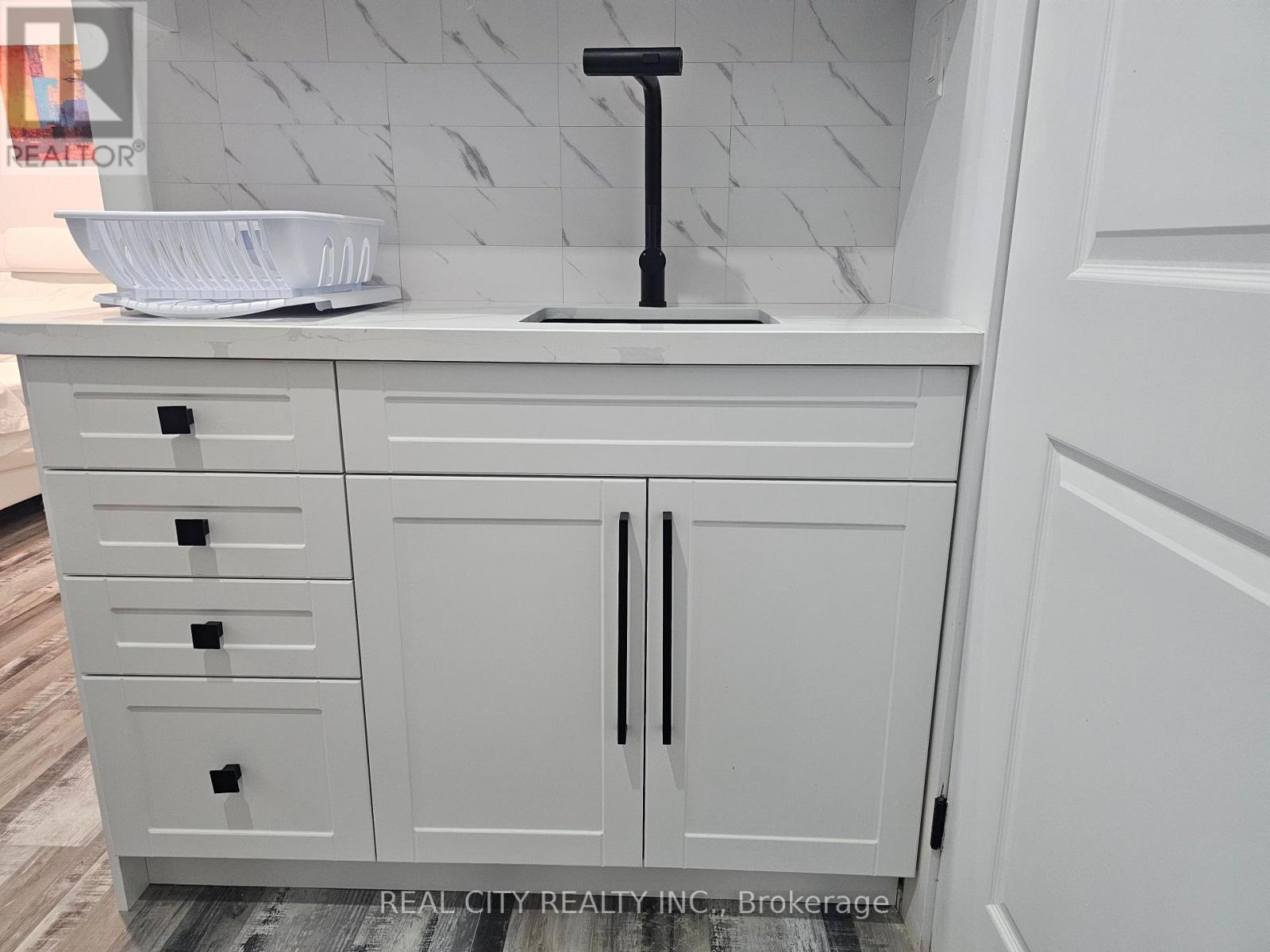 135 FAROOQ BOULEVARD - Image 7