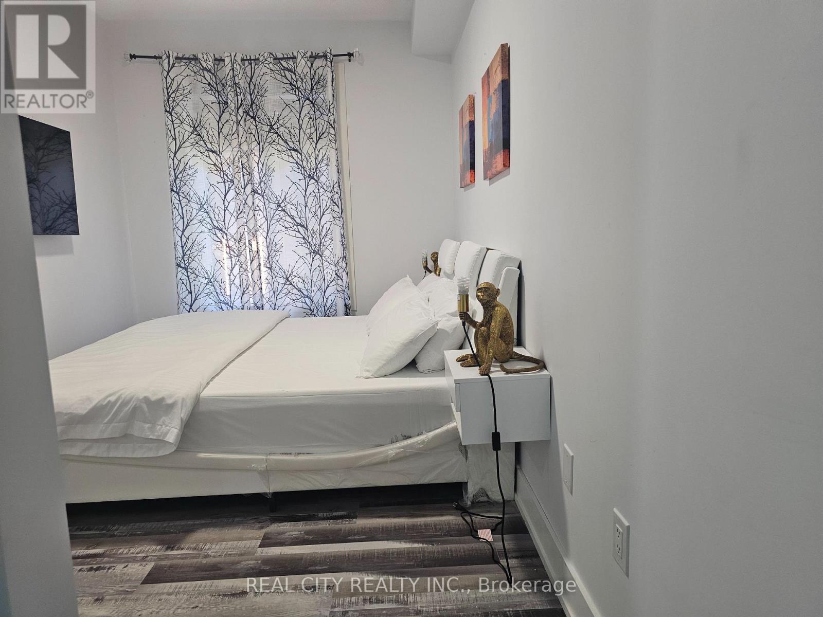 135 FAROOQ BOULEVARD - 8
