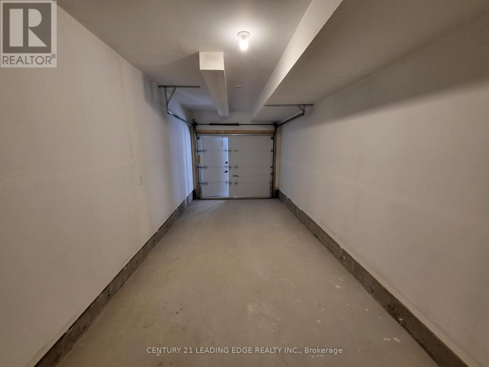27 MAGNOLIA LANE - 24