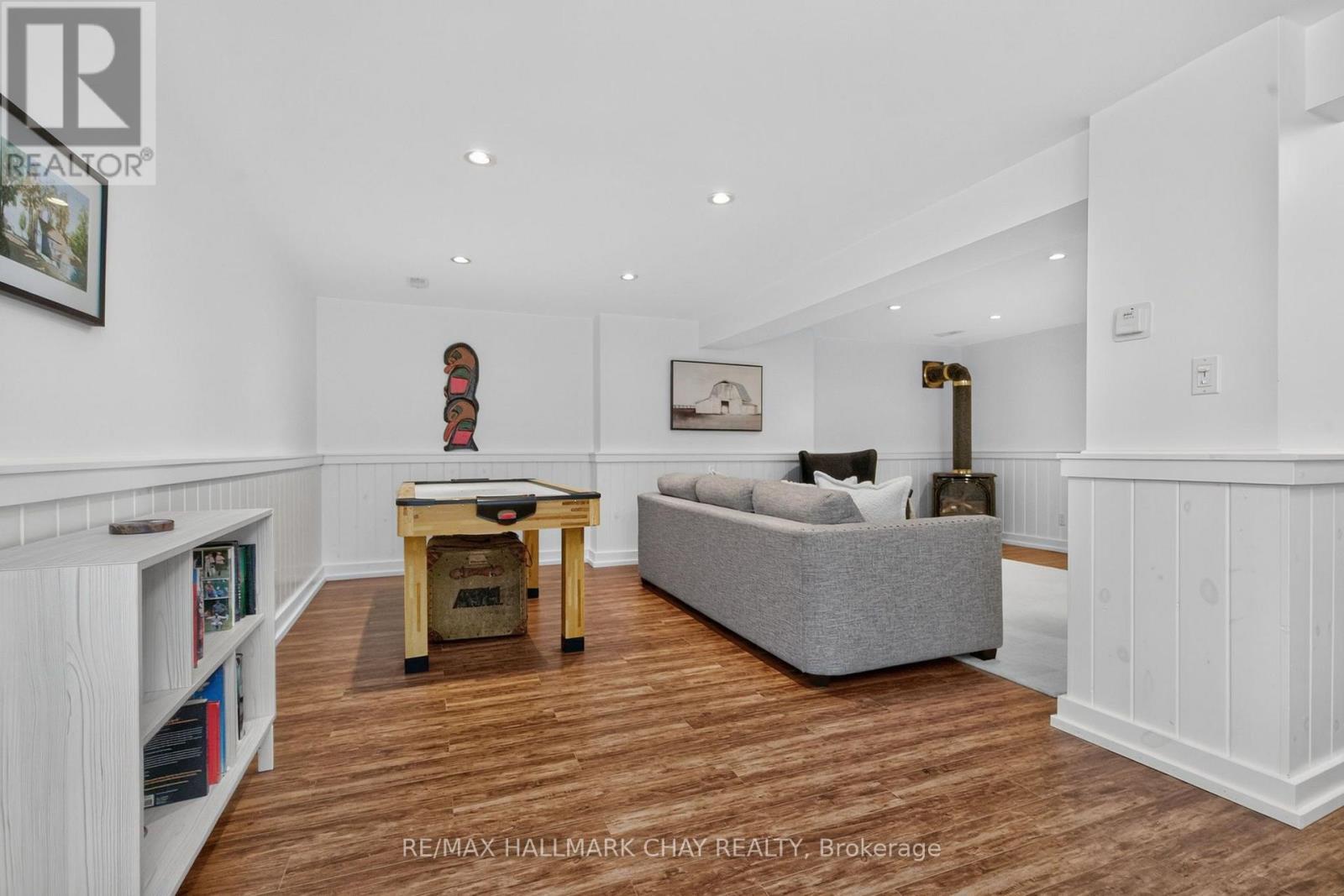 18 PINE LANE - 37