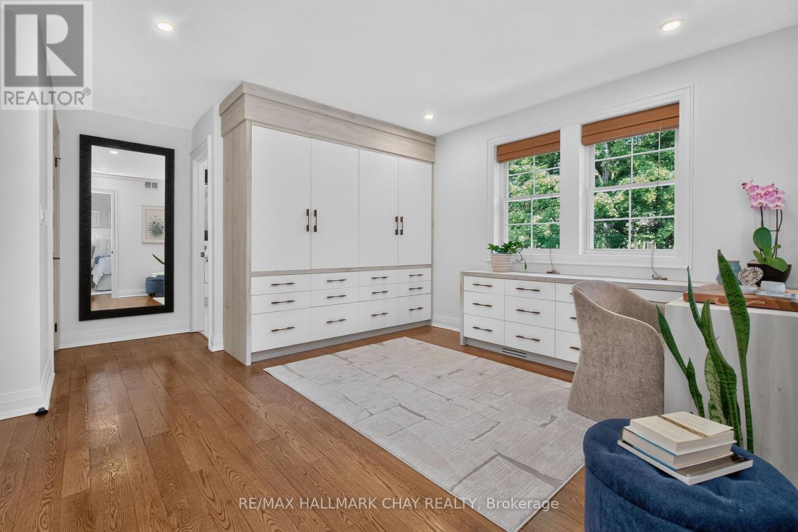 18 PINE LANE - 27