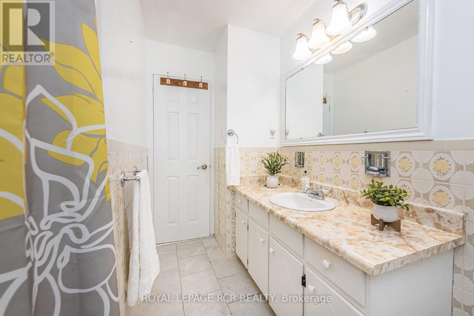 24 PETUNIAS ROAD - 22