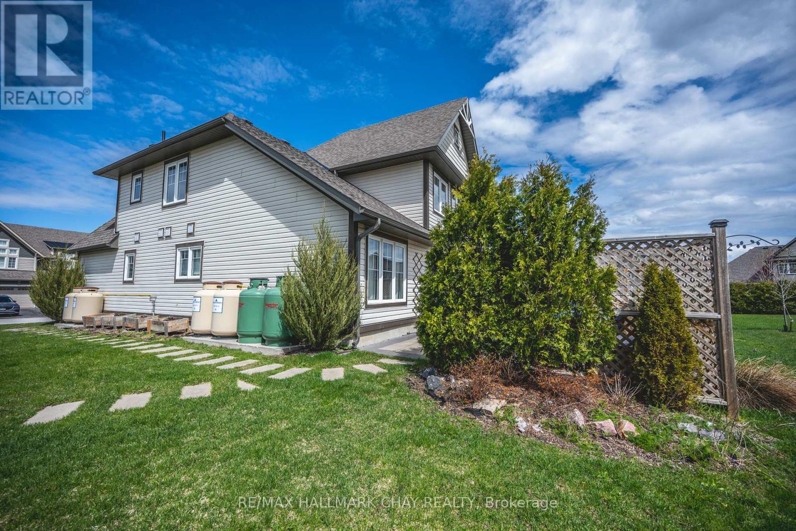 41 MASTERS CRESCENT - 26