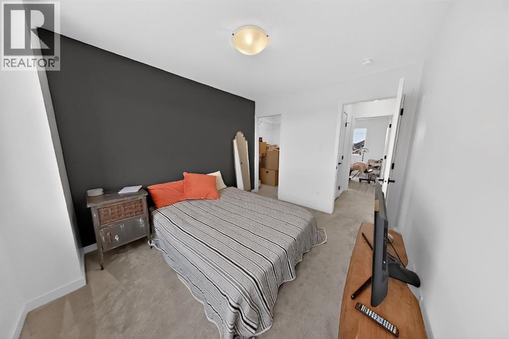 302 Uplands Boulevard N - 23