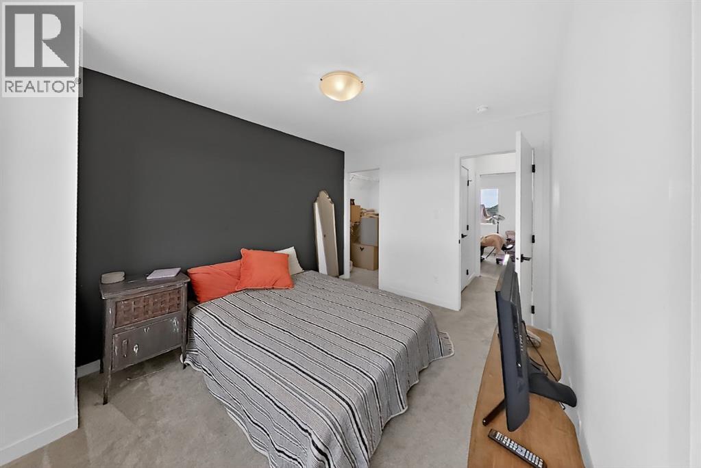 302 Uplands Boulevard N - 24