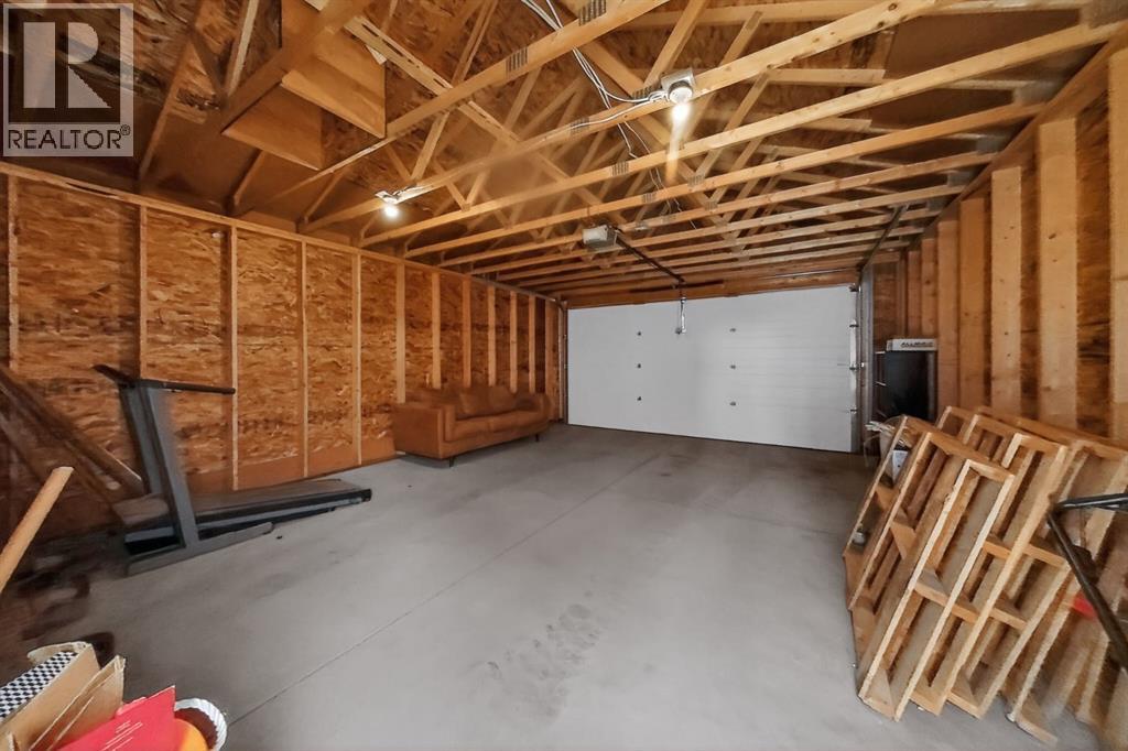 302 Uplands Boulevard N - 37