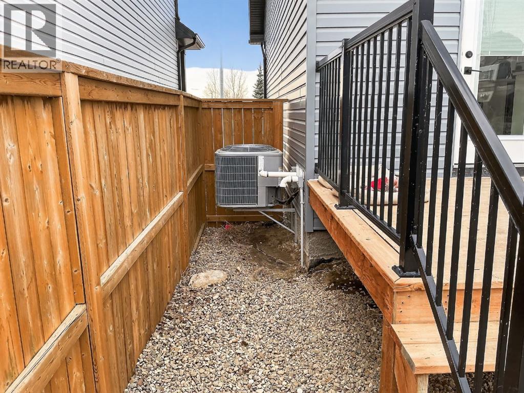302 Uplands Boulevard N - 42