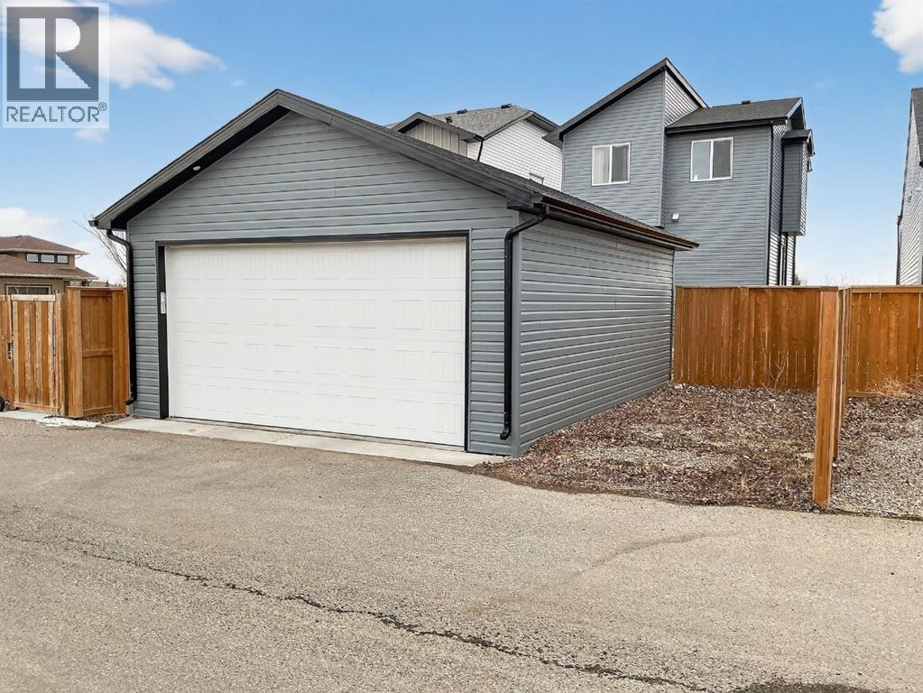 302 Uplands Boulevard N - 44