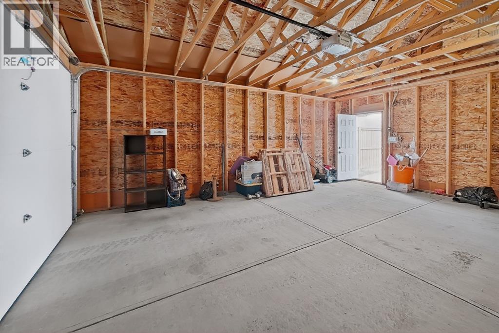302 Uplands Boulevard N - 39