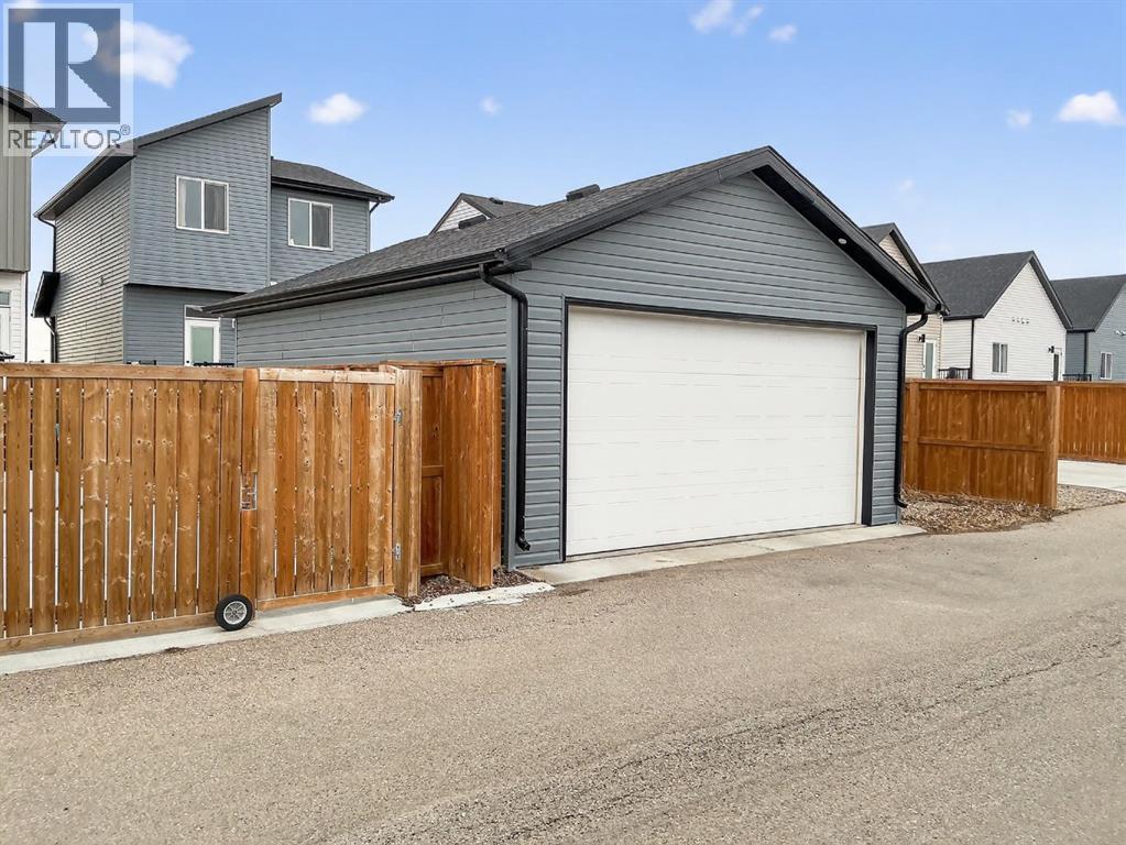 302 Uplands Boulevard N - 43