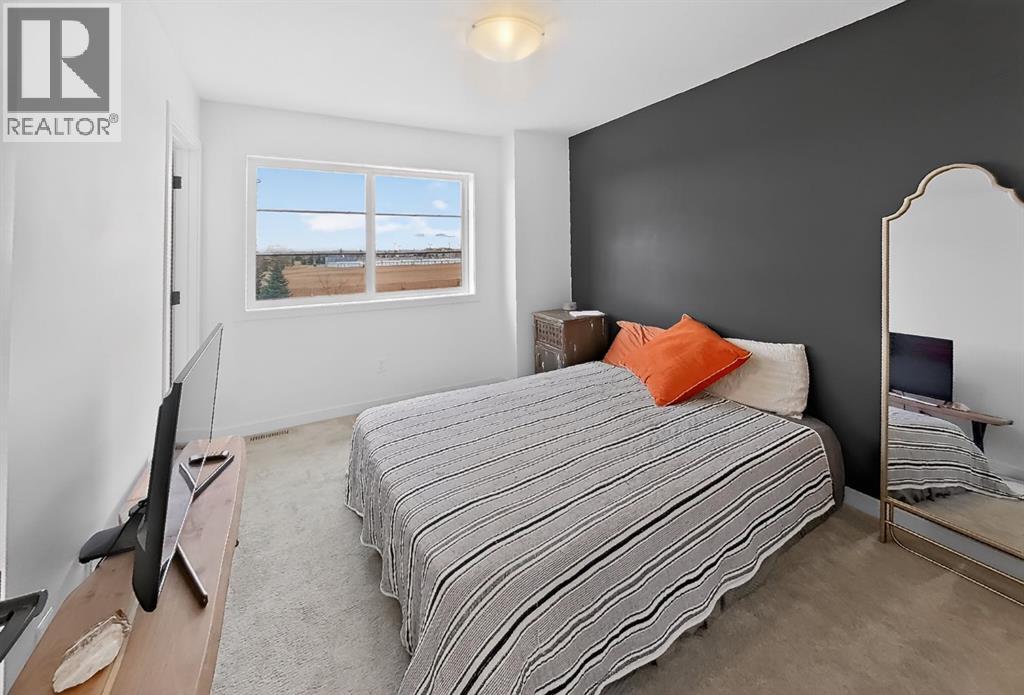 302 Uplands Boulevard N - 22