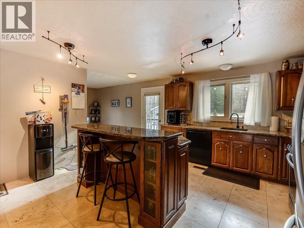1076 COLUMBIA GARDENS Road - 7