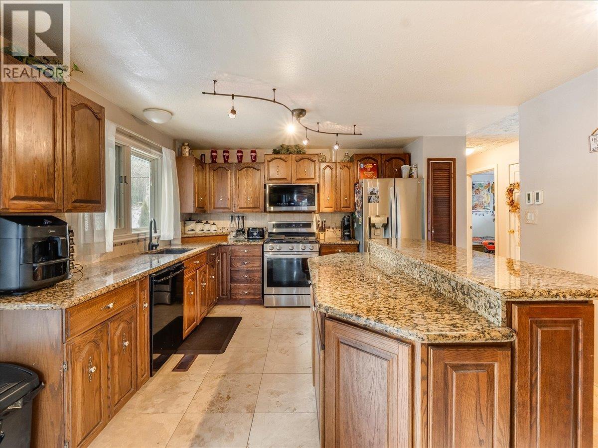 1076 COLUMBIA GARDENS Road - 5