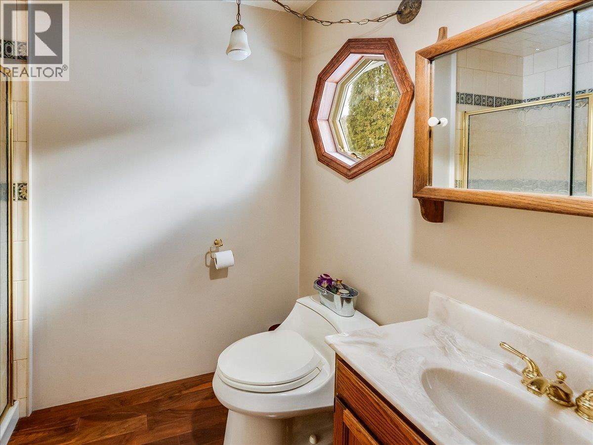 1076 COLUMBIA GARDENS Road - 24