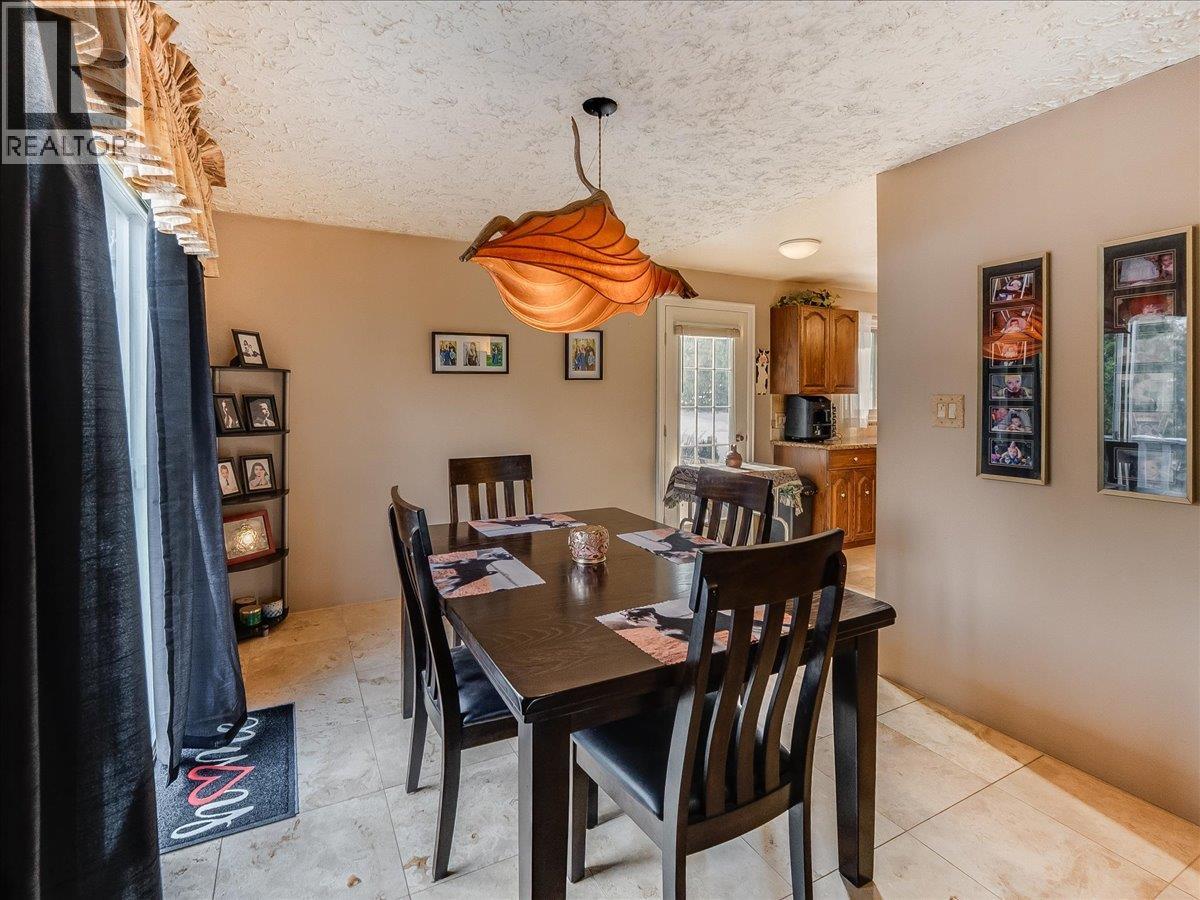 1076 COLUMBIA GARDENS Road - 10